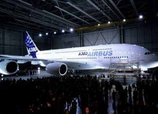 Поставки реактивных самолетов Airbus в августе сокращаются