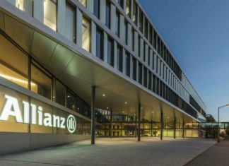 Пенсионные фонды США подали в суд на Allianz