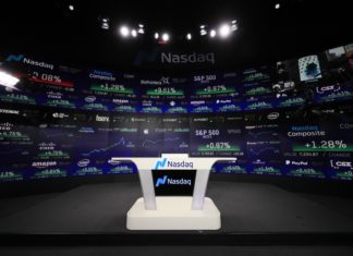 «Nasdaq whale» закрывает больше крупных опционов