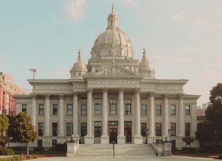 Celsius подает иски против Tether, Badger, Compound Celsius