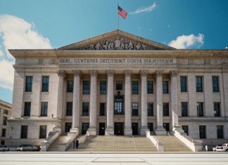 Министерство юстиции подает в суд на Visa Visa