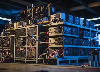 Майнер Hut 8 увеличит хешрейт с обновлением парка Hut 8