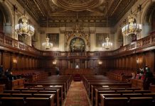 Джастин Сан подал в суд на Bloomberg Bloomberg